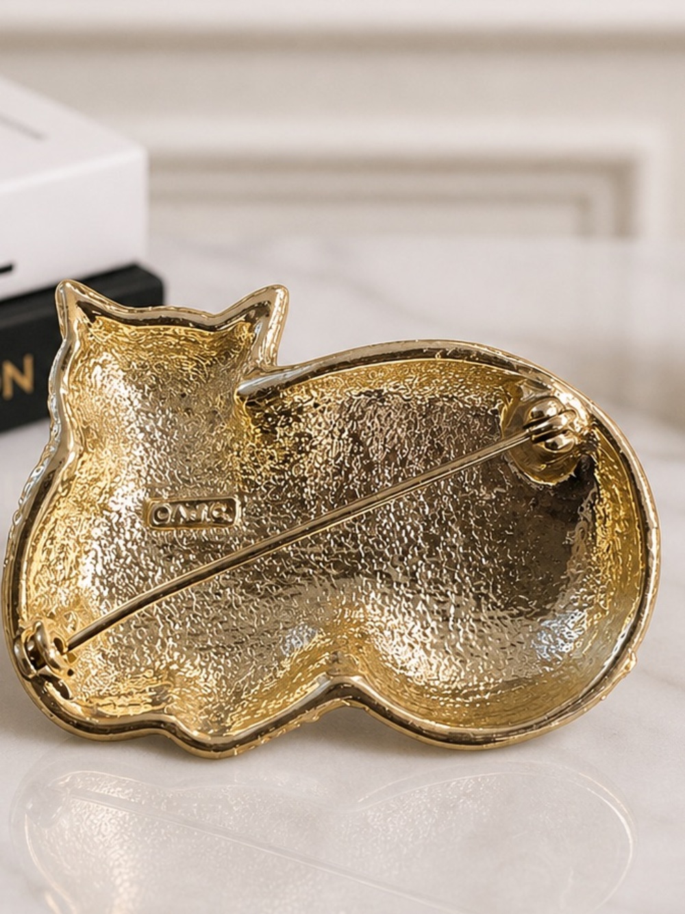 cat brooch gold Tone OAJC - Picture 2 of 3